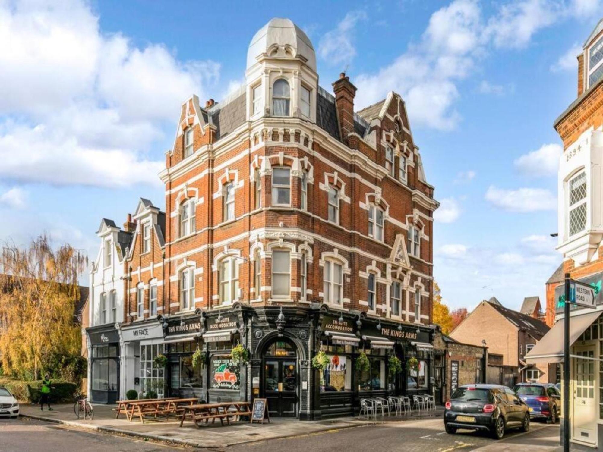 Pass The Keys Ealing Queen Of The Suburbs 2Bd Apartment London Bagian luar foto